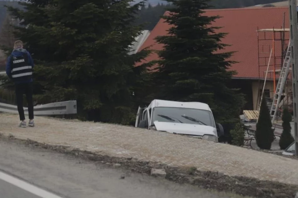 Zderzenie pojazdów na DK 28. Poszkodowane dwie osoby - zdjęcie 2