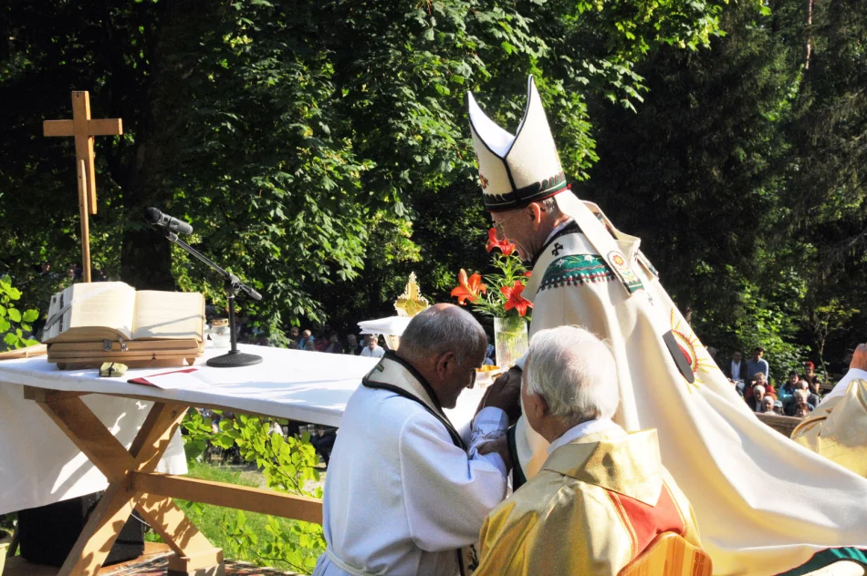 Kapłan-Jubilat wrósł w zagórzańską ziemię - zdjęcie 15