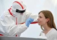 Jak się łapie koronawirusa? - zdjęcie główne