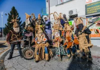 Konkursu nie było, ale tradycję podtrzymali - Śmiguśnioki opanowały Dobrą  - zdjęcie główne