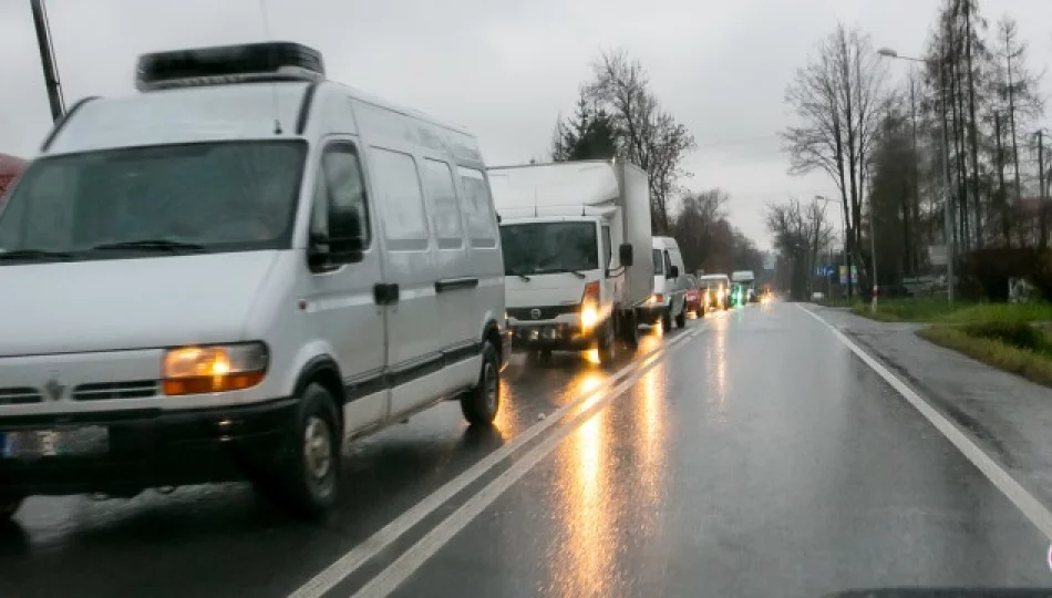 Utrudnienia na Krakowskiej. Wjazd na Lipową zamknięty - zdjęcie 1