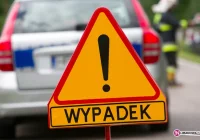 Dwa takie same dachowania samochodów - zdjęcie główne