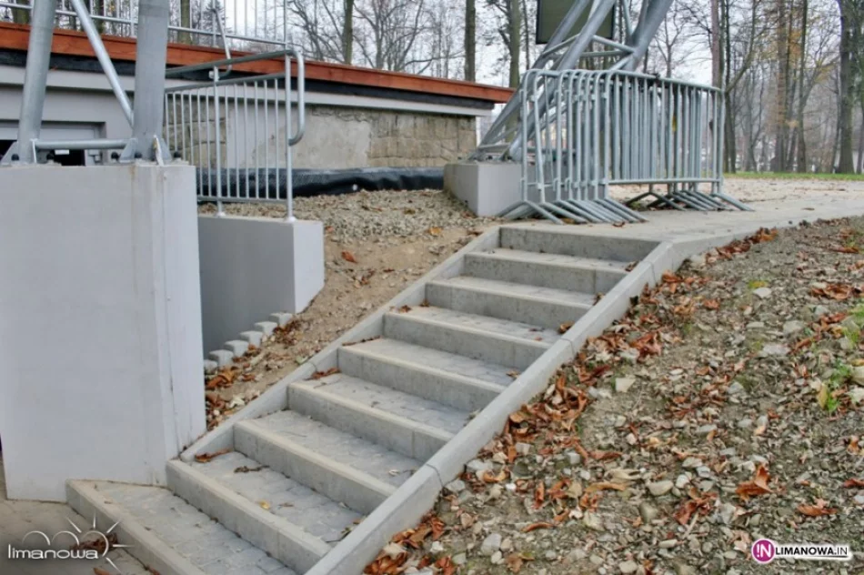 Muszla koncertowa już bez pleśni i wilgoci - zdjęcie 3