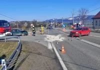 Zderzenie dwóch pojazdów, jedna osoba poszkodowana - zdjęcie główne