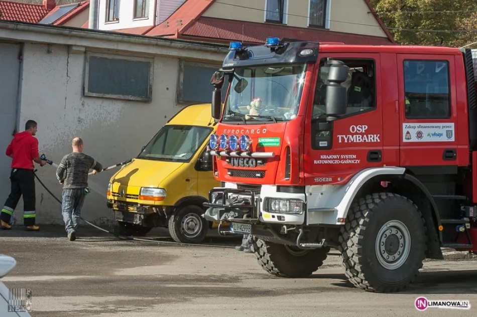 Zepsuty zawór, cement opadł na samochody - zdjęcie 2