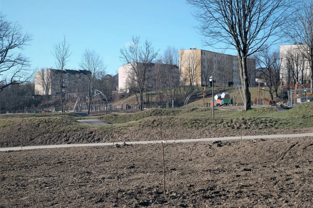 Prace w parku miejskim i w rejonie potoku Jabłonieckiego – na ukończeniu