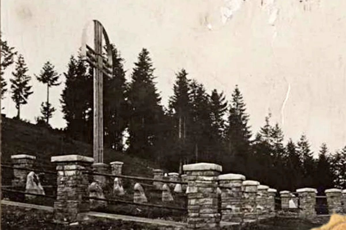 Na cmentarzu wojennym odbudują krzyż o niespotykanej konstrukcji
