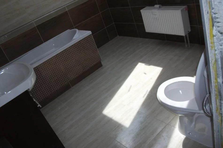 SOLIDNY  PŁYTKARZ --KOMPLEKSOWE WYKOŃCZENIA WNĘTRZ - zdjęcie 2