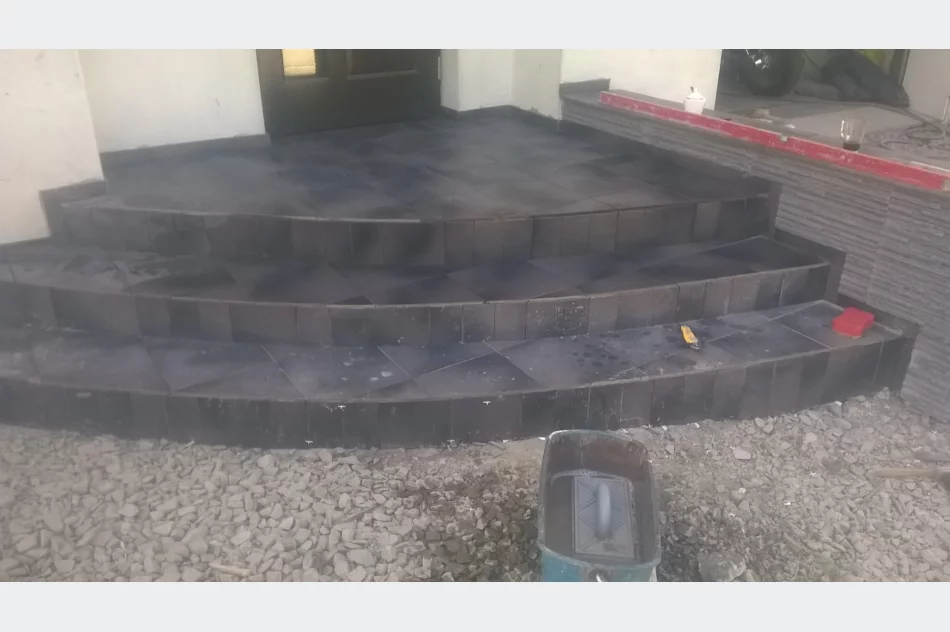 SOLIDNY  PŁYTKARZ --KOMPLEKSOWE WYKOŃCZENIA WNĘTRZ - zdjęcie 3