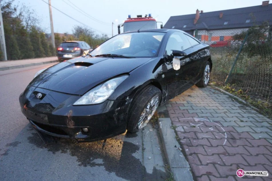 18-latek toyotą uderzył w ogrodzenie - zdjęcie 3