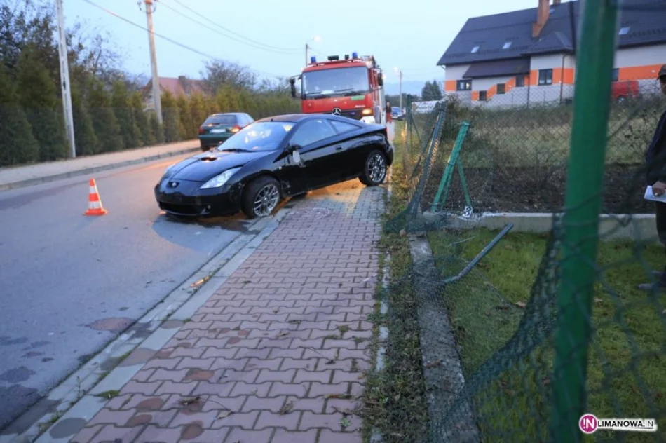 18-latek toyotą uderzył w ogrodzenie - zdjęcie 4