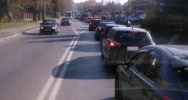 Miasto znów zakorkowane. Drogowcy kierują ruchem, policja kontroluje - zdjęcie 2
