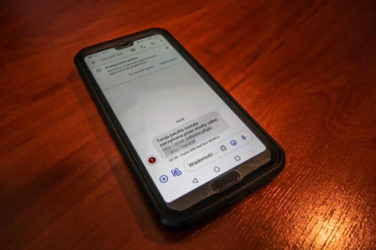 Uwaga: oszuści rozsyłają sms-y
