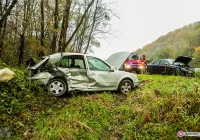 Zderzenie samochodów. dwie osoby poszkodowane - zdjęcie główne