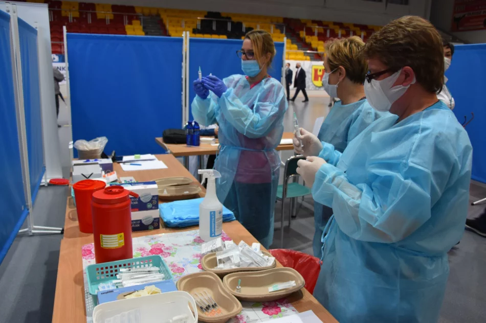 W Małopolsce ruszył dziś pierwszy punkt szczepień powszechnych - zdjęcie 4