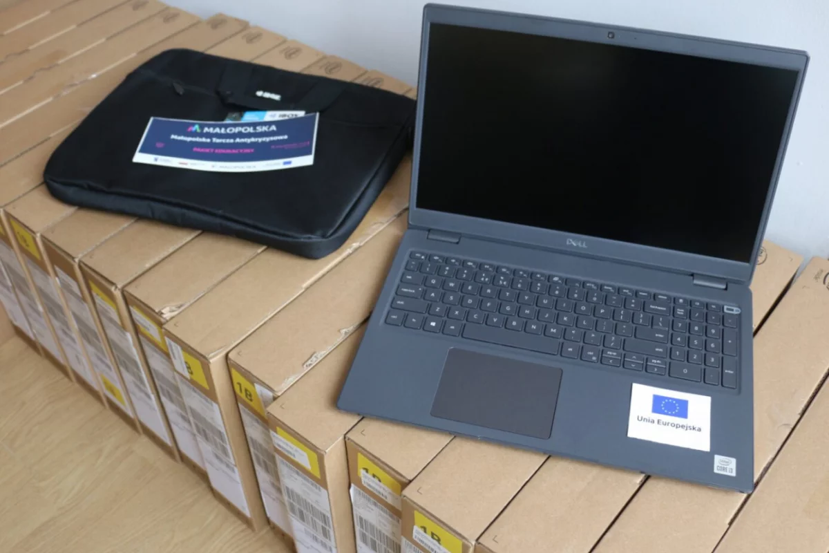 Miejskie szkoły otrzymały już łącznie 247 laptopów