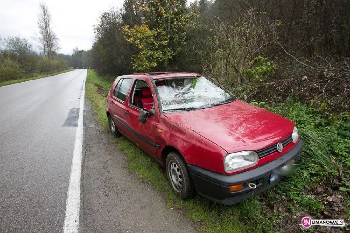 Kompletnie pijana i dachowanie golfa