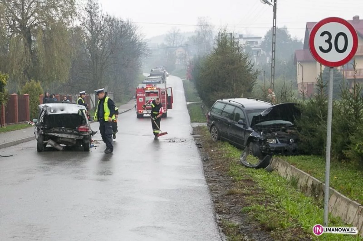 Zderzenie samochodów, wśród poszkodowanych dzieci