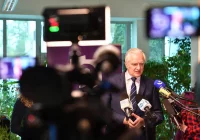Gowin: odmrażanie gospodarki trzeba rozpocząć po majowym weekendzie - zdjęcie główne