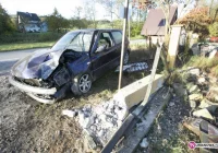 Wypadł z drogi, uderzył w ogrodzenie - zdjęcie główne