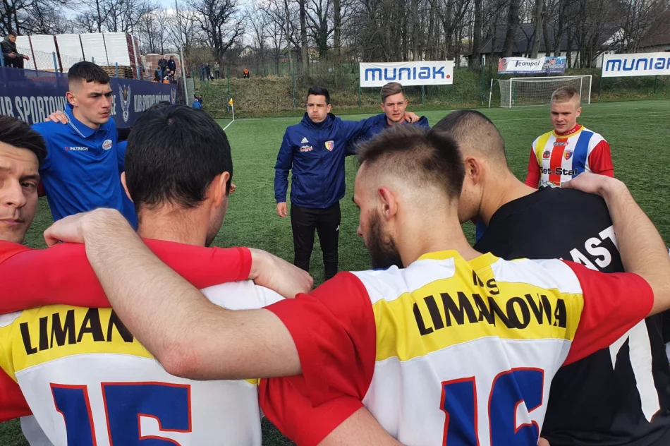 Derbowy pojedynek w Słopnicach dla Limanovii. Hat-trick Sywestra Tokarza. - zdjęcie 4