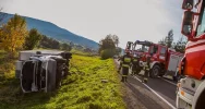 Samochód na boku - chciał uniknąć zderzenia - zdjęcie 2
