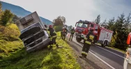 Samochód na boku - chciał uniknąć zderzenia - zdjęcie 3