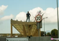 Przedwczesna „wiecha” na pechowej budowie - zdjęcie główne