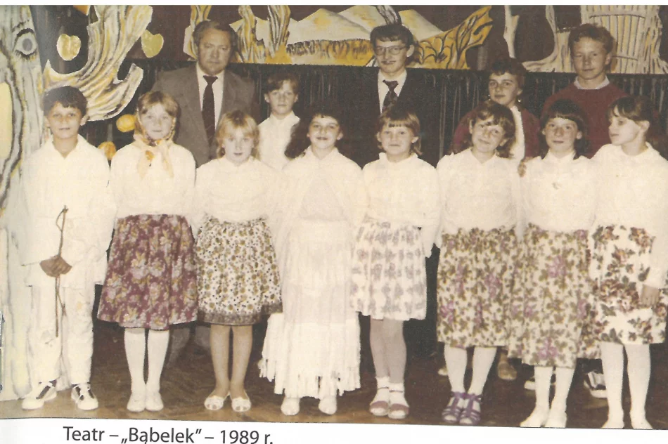 Kierował szkołą, założył zespół regionalny i teatr lalek. Odszedł Marian Kowalik - zdjęcie 2