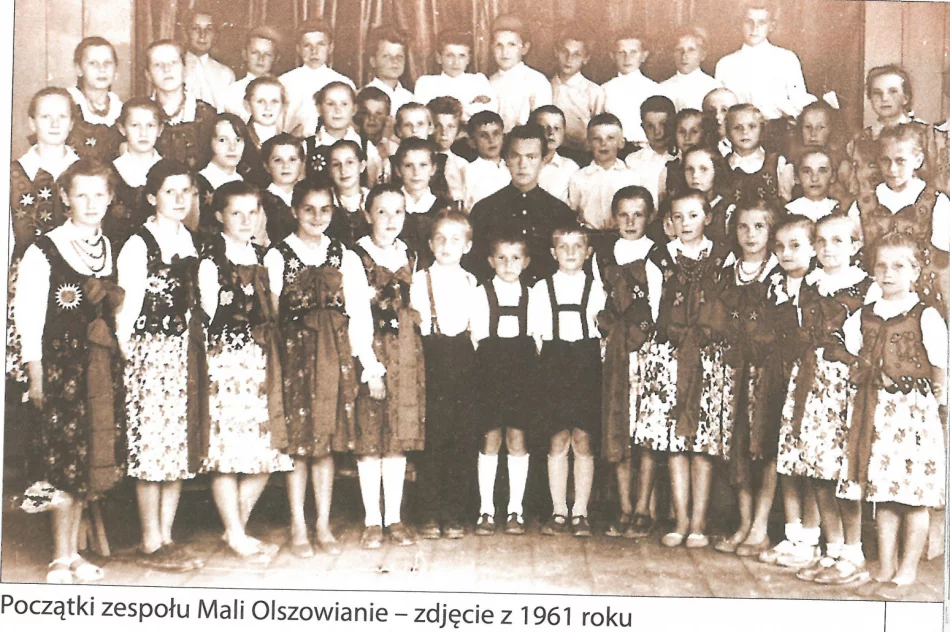 Kierował szkołą, założył zespół regionalny i teatr lalek. Odszedł Marian Kowalik - zdjęcie 3