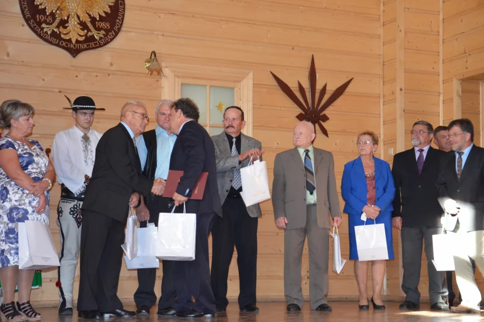 Kierował szkołą, założył zespół regionalny i teatr lalek. Odszedł Marian Kowalik - zdjęcie 8