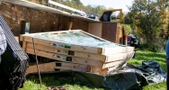 Ciężarówka na boku, rozbiło się 12 ton szkła - zdjęcie 2
