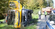 Ciężarówka na boku, rozbiło się 12 ton szkła - zdjęcie 4