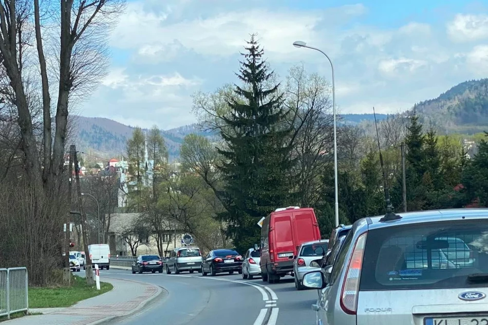Duży ruch i korki - Limanowa przed "majówką" - zdjęcie 2