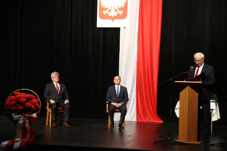 Uroczysta sesja z okazji rocznicy uchwalenia Konstytucji 3 Maja - zdjęcie 16