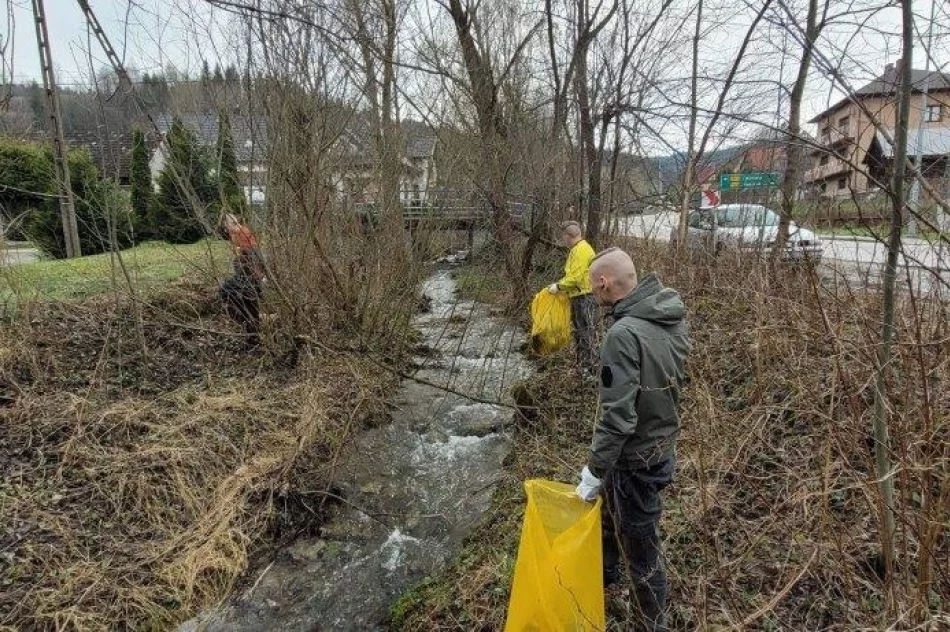 Mieszkańcy posprzątali gminę: zebrali kilkaset worków śmieci i odpady wielkogabarytowe - zdjęcie 13