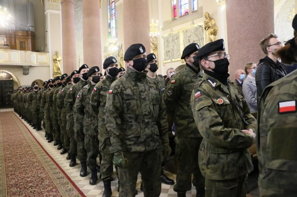 Upamiętniono rocznicę uchwalenia Konstytucji 3 Maja - zdjęcie 10