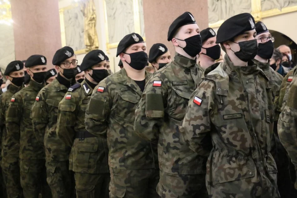 Upamiętniono rocznicę uchwalenia Konstytucji 3 Maja - zdjęcie 12