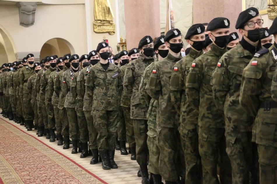 Upamiętniono rocznicę uchwalenia Konstytucji 3 Maja - zdjęcie 13