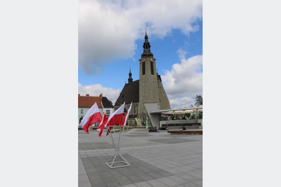 Upamiętniono rocznicę uchwalenia Konstytucji 3 Maja - zdjęcie 18