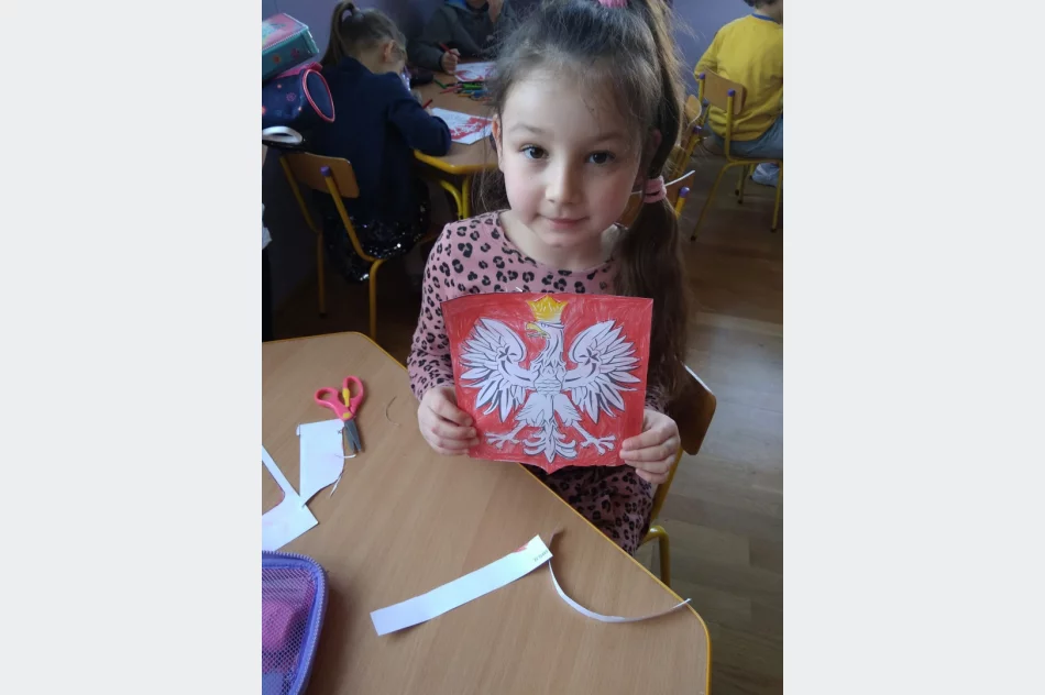 Mali patrioci z Miejskiego Przedszkola nr 2 zdobywali informacje o Polsce - zdjęcie 2