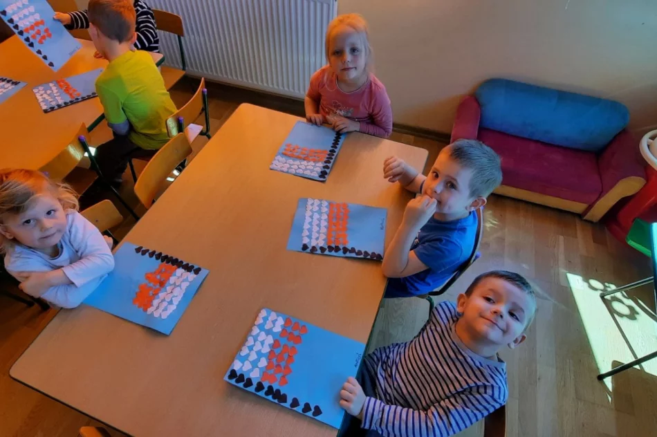 Mali patrioci z Miejskiego Przedszkola nr 2 zdobywali informacje o Polsce - zdjęcie 7