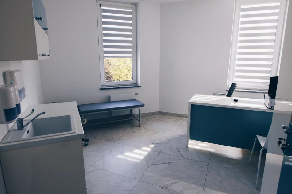 Nowoczesny ośrodek zdrowia z kontraktem NFZ - zdjęcie 8