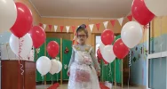 Pokaz mody patriotycznej z elementami EKO w Miejskim Przedszkolu Nr 1 w Limanowej - zdjęcie 4