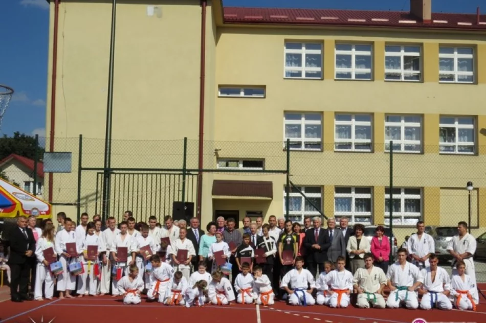 Boisko otwarte, burmistrz tłumaczy - zdjęcie 4