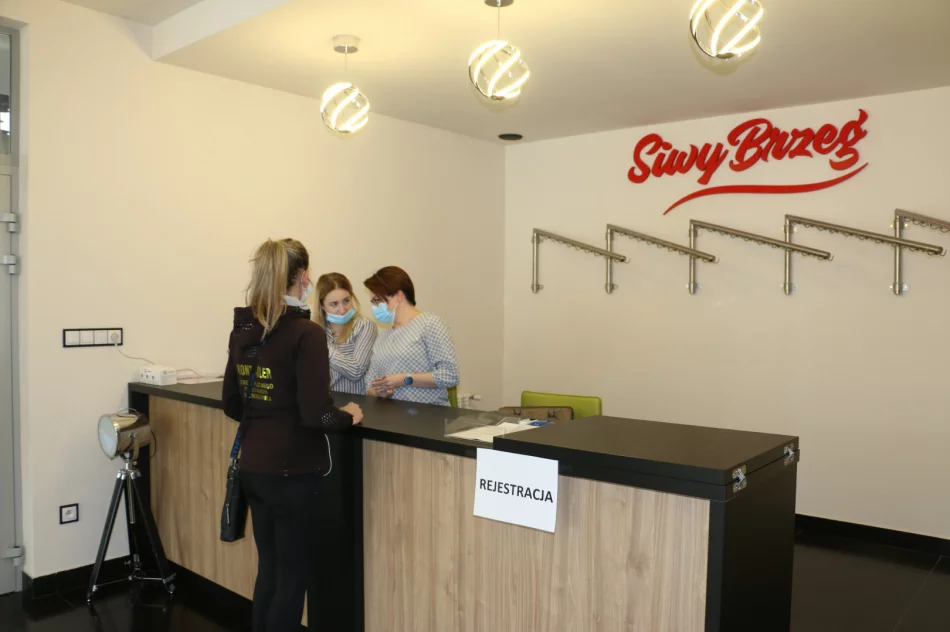 Wizyta Wicewojewody Małopolskiego na okoliczność uruchomienia Powszechnego Punktu Szczepień w LDK - zdjęcie 8