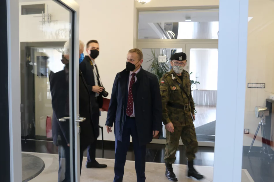 Wizyta Wicewojewody Małopolskiego na okoliczność uruchomienia Powszechnego Punktu Szczepień w LDK - zdjęcie 9