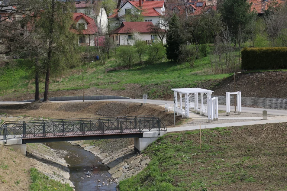 Częściowy odbiór inwestycji w Parku Miejskim oraz w okolicy Potoku Jabłonieckiego - zdjęcie 2