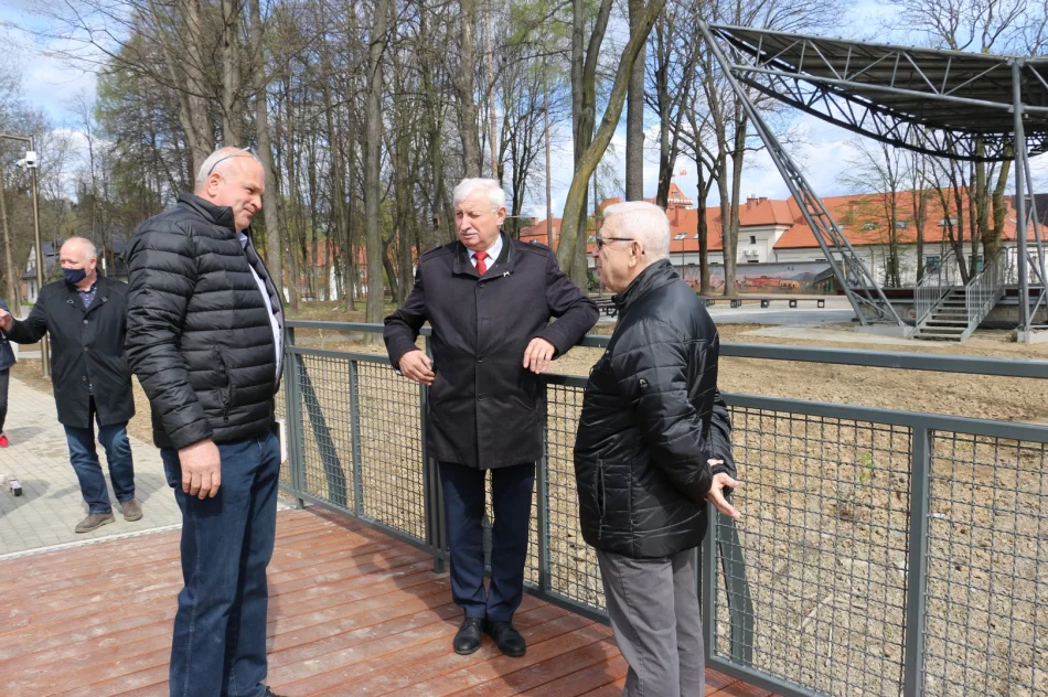 Częściowy odbiór inwestycji w Parku Miejskim oraz w okolicy Potoku Jabłonieckiego - zdjęcie 16