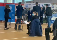 W pierwszym dniu zaszczepiono 70 osób. Wizyta władz powodem opóźnień? - zdjęcie główne